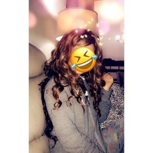 Women’s blonde hair wig